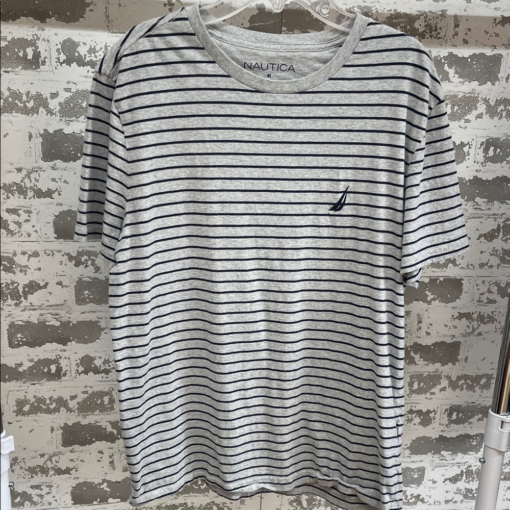 Nautica Men's Heather Gray and Navy Striped Tee Size Medium